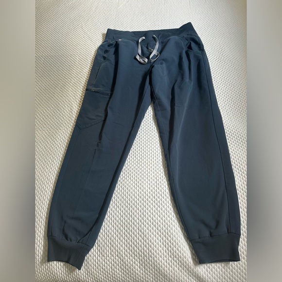 Figs Dark Harbor Zamora Joggers Medium Petite - Picture 2 of 5